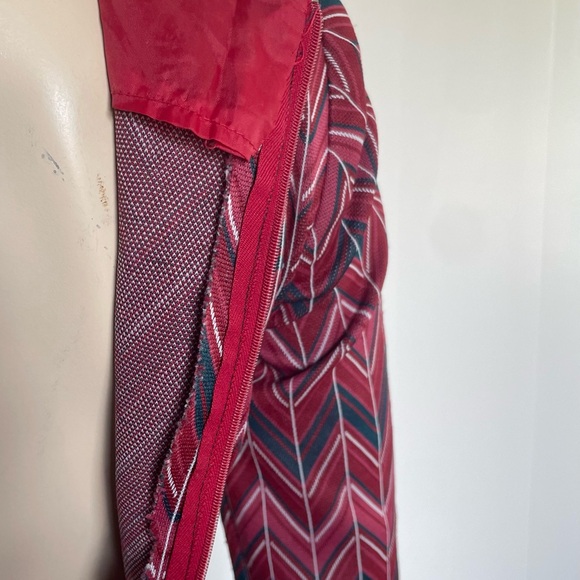 Vintage Mini Dress, 1960s Collared Mini Dress with Mod Zig-Zag Pattern - Picture 8 of 11